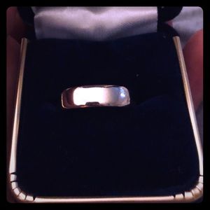 White 14 k gold band